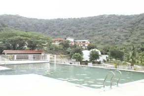 NIRVANA HOLISTIC LIVING - Pool