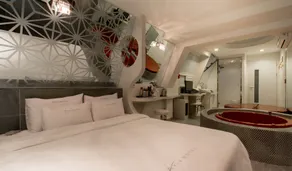Aria Motel - Camera