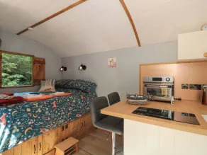 The Foxes Den Shepherds Hut - Room