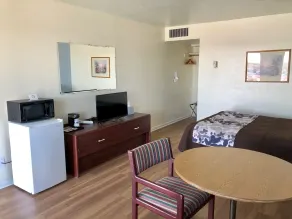 The Budget Inn Express - Chambre