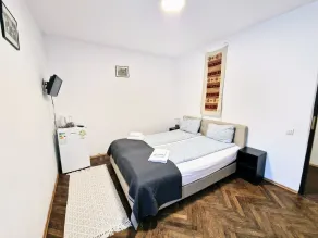 Main Square Apartments & More - Chambre