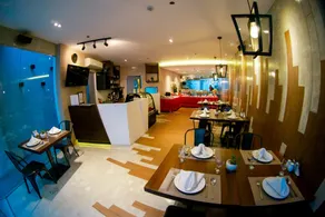 Zerenity Hotel & Suites - Restaurant