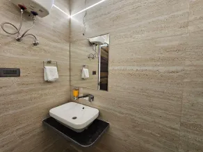 The Blu Pearl - Bathroom