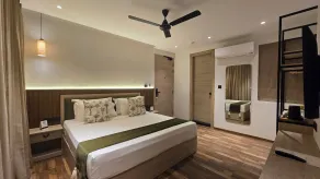 The Manor House Boutique Stays - Room
