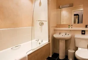 White Sands Hotel - Bathroom
