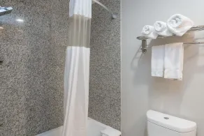 Hotel Aura SFO Airport FREE SHUTTLE - Salle de bain