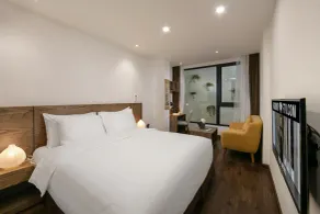 The Bloom Pham Viet Chanh - Modern Living Space in Saigon - A Top Choice for Western Travelers - Room
