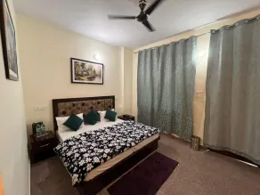 Hotel AAA And Restaurant - Habitación