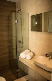 Aristotelia Gi Ikies - Olympiada Poolside Retreats - Bathroom