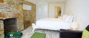 Live & Let Live Inn - Room