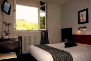 Logis Hôtel - Restaurant Aux Bruyères - Værelse