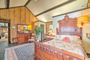 Authentic Retreat w/ Private Dock on Coosa River! - Innenbereich