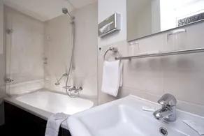 Park Hotel am Berliner Tor - Bathroom