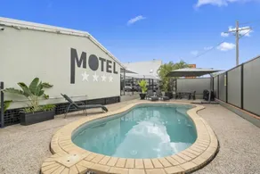 Caboolture Central Motor Inn - Pool