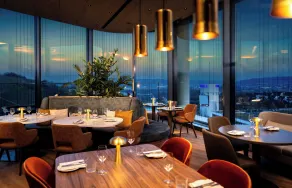 Radisson Blu Hotel at Porsche Design Tower Stuttgart - Restaurant