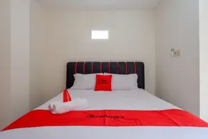 RedDoorz Syariah near GOR Satria 4 - Chambre