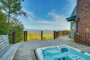 4 Mi to Stratton! Group Getaway w/ Deck & Views - Interiør