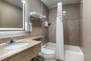 Red Roof Inn Suffolk - Salle de bain