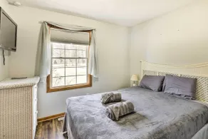 Mears Abode w/ Pool Access, Near Silver Lake! - Interiör