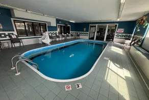 Baymont by Wyndham Decatur IL North - Piscine