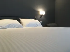 Robin Rooms - Camera