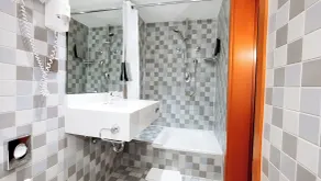 Hotel Schwert - Bathroom