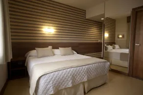 Hotel Continental Business - 200 metros do Complexo Hospitalar Santa Casa - Habitación