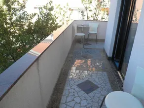 Piano - Room