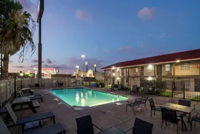 La Quinta Inn by Wyndham Corpus Christi North - Pool