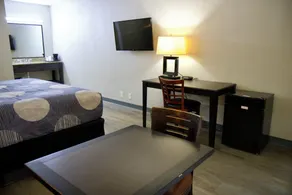 Heritage Inn & Suites - Room