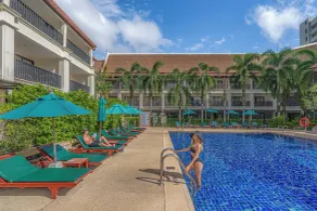 Deevana Patong Resort & Spa - Basseng