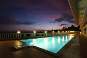 The Queeny - Pool