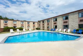Days Inn by Wyndham Hillsborough - Piscine