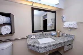 Red Roof Inn PLUS+ Palm Coast - Banheiro