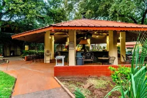 Family Garden Inn & Suites - Restaurant