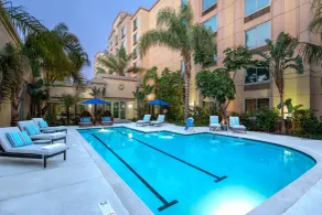 DoubleTree by Hilton Los Angeles - Commerce - Piscine