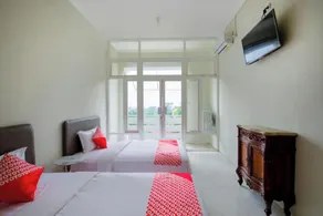 Capital O 3359 Pondok Wisata Jaden Trawas Mojokerto - Chambre