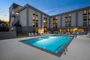 Spark by Hilton Decatur - Pool