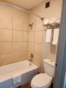 Days Inn by Wyndham Washington - Baño