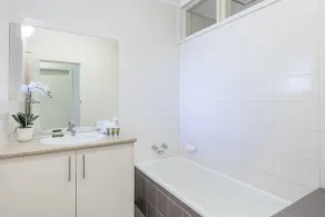 Dorset Gardens Hotel - Bathroom