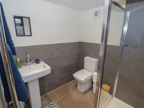The Barn on The Lagoon - Bathroom