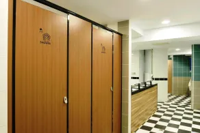 Flyinn Hostel - Bathroom