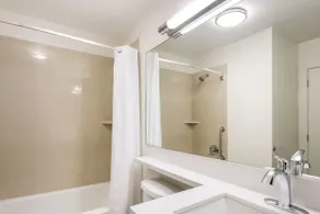 Blue Way Inn & Suites Extended Stay Bloomington Airport - Minneapolis - Badeværelse