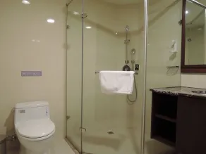 CHECK inn Taipei Neihu - Bathroom