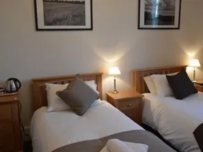 The Crown Inn Hotel - Room