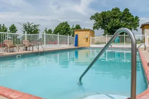 Quality Inn Lewisport - Pool