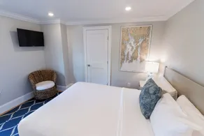 The Newport Lofts - 548 Thames Street - Room