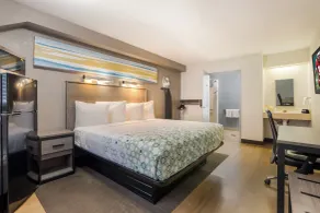 HomeTowne Studios by Red Roof Princeton - Ewing/ Lawrenceville - Room