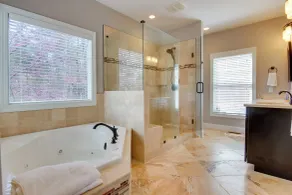 6 Mi to Water! Mtn-View Nebo Lake House w/ Deck - Intérieur