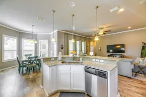 Charming Fulton Retreat < 1 Mi to Ocean & Pier! - Innvendig